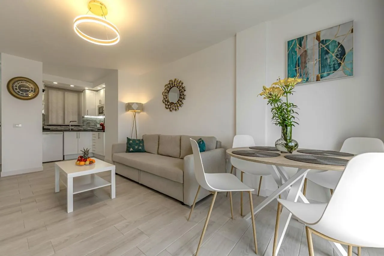 Newly Reformed Apartment With Sea View And Pool, Near The Beach, In Playa De Las Americas Spagna