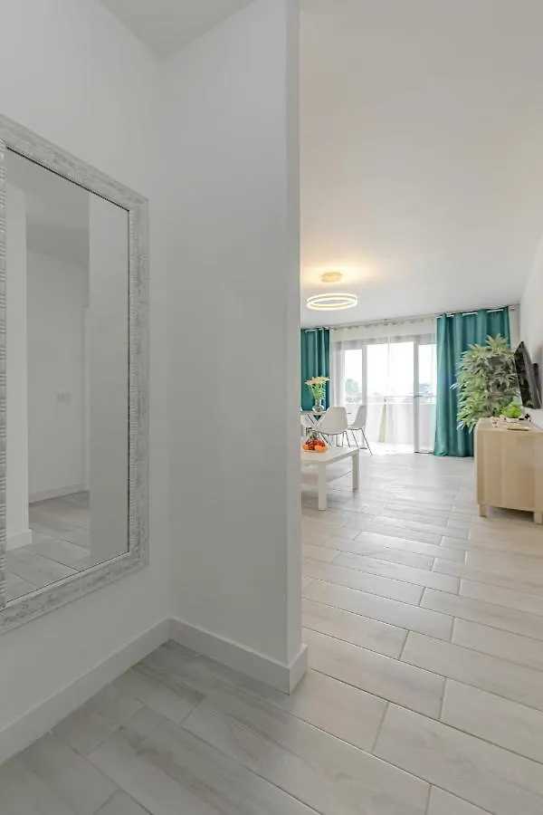 Newly Reformed Apartment With Sea View And Pool, Near The Beach, In Playa De Las Americas